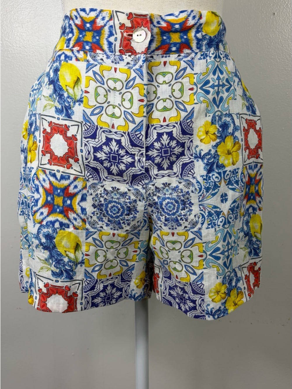 Blue Positano Linen Mediterranean tile print  shorts sz European M